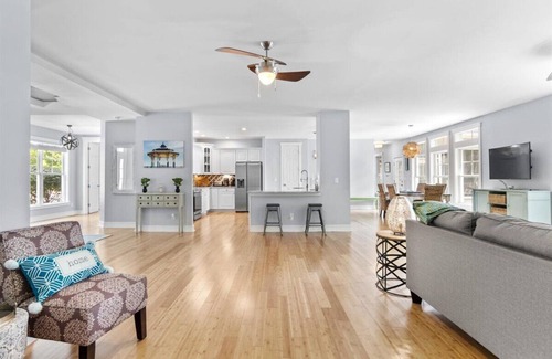 Littleton House | Lake It Easy | Top Location | Flat Lot