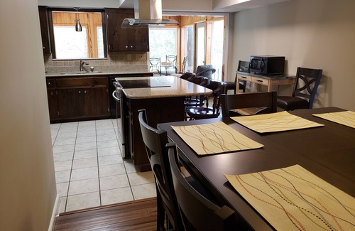 Deatsville House | LAKE LIFE AT ITS BEST FOR YOUR GET AWAY