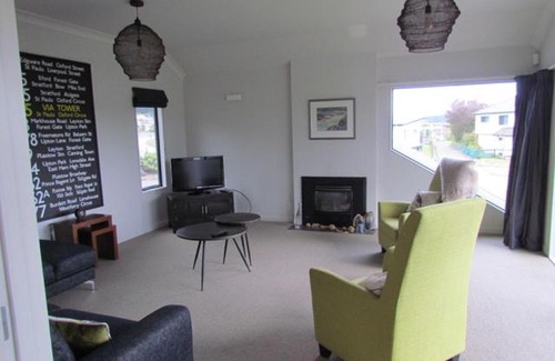 Motuoapa House | Lake Magic - Motuoapa Holiday Home