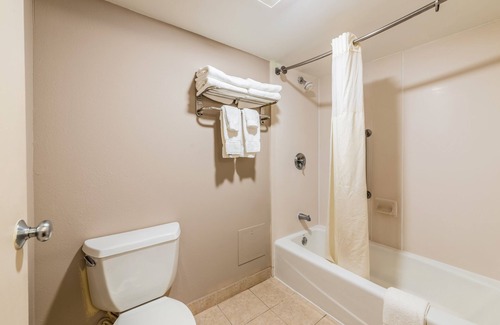 Cornelius Hotel | Lake Norman Inn and Suites