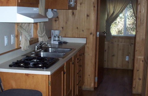 Oregon House Resort | Lake of the Springs Camping Resort Cabin 3