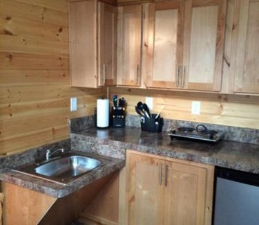 Oregon House Resort | Lake of the Springs Camping Resort Cottage 7