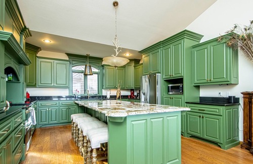 Mountain Pine House | Lake Ouachita: Peaceful 4BR Getaway, Lake Views