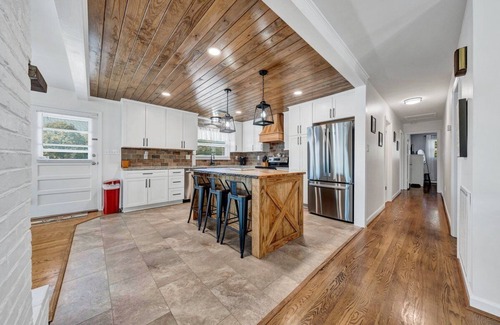 Goodview House | LAKE Paradise Point: Lakefront Home with Private Dock! Casago SML