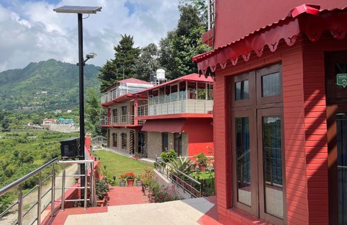 Naukuchiyatal Villa | Lake Pleasant Villa