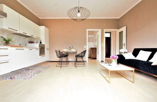 Vignola Apartment | Lake side relais