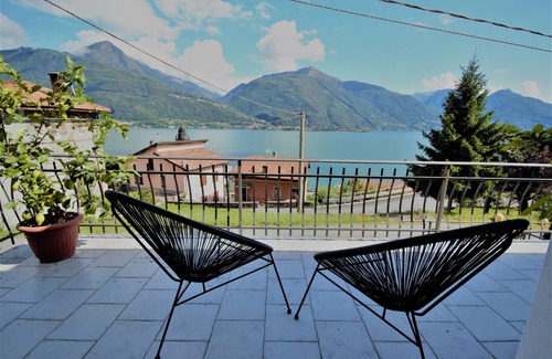 Vignola Apartment | Lake side relais