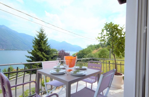 Vignola Apartment | Lake side relais