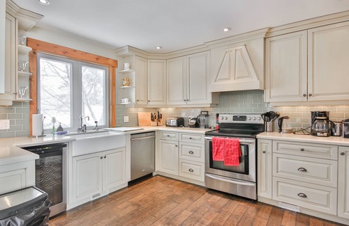 Ramara Cottage | Lake Simcoe Waterfront, spacious contemporary cottage with all the amenities!