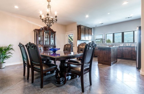 Travis Landing House | Lake Travis Acreage with Hilltop Views