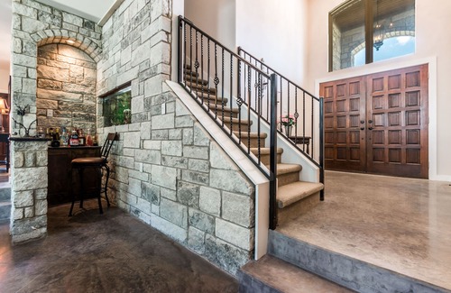 Travis Landing House | Lake Travis Acreage with Hilltop Views