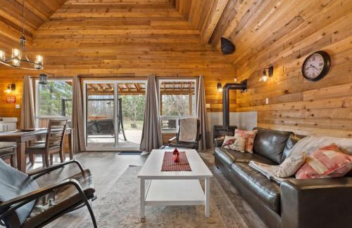 Gull Lake House | Lake Vibes 3 BD 1 BA Cottage steps from the Lake