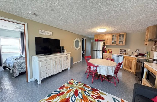 Celina Cottage | Lake View 2Bdrm Cottage in Celina, Ohio Neighborhood Near Shopping & Dining