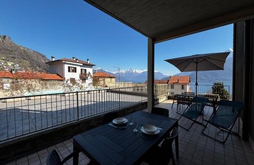 Musso Apartment | Lake view apartment with swimming pool - Larihome A87