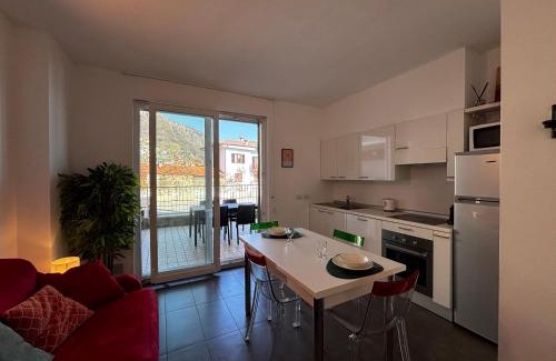 Musso Apartment | Lake view apartment with swimming pool - Larihome A87