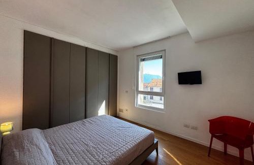 Musso Apartment | Lake view apartment with swimming pool - Larihome A87