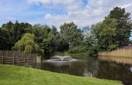 Macclesfield Cottage | Lake View Barn