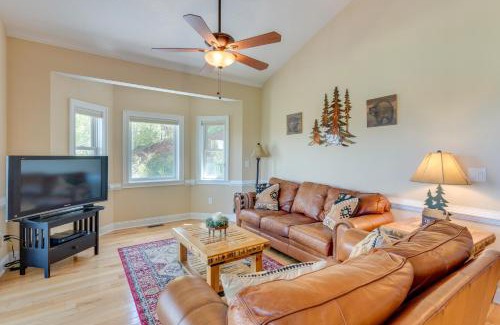 Hiawassee Apartment | Lake-View Condo with Covered Deck in Hiawassee!