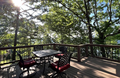 Sloans Valley Cabin | LAKE VIEW- Cozy log cabin close to everything