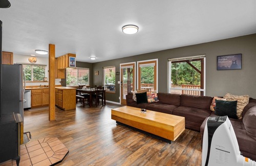 Leavenworth House | Lake View Hideout – A Haven Near the Lake