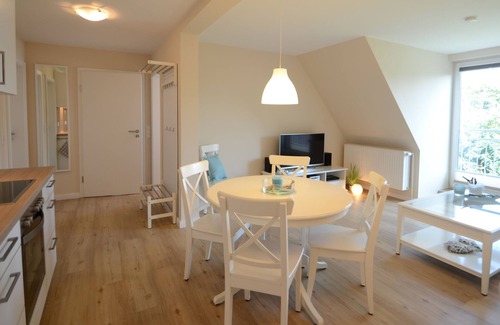 Klein Wittensee Apartment | Lake view, lake access, W-Lan, Baltic Sea 12 km, sauna barrel, large garden, quiet, modern