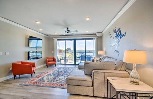 Osage Beach Apartment | Lake-View Patio and Pool Access Osage Beach Condo
