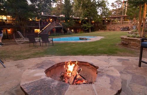 Mount Ida Cottage | Lake view three bedroom, three bath cottage with hot tub overlooking Lake Ouachita. by RedAwning