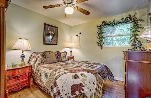 Walnut Mountain House | Lake-View Townhome with Decks, Screened Porch and Shared Tennis - Dogs OK