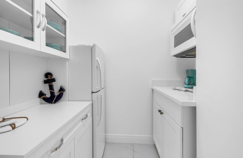 Palm Beach - West Palm Beach Apartment | Lake Worth Beach Apartment 1 Bedroom Apts by Redawning