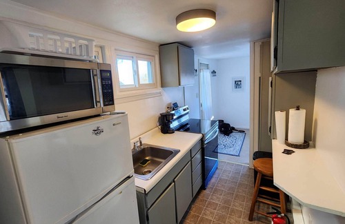 Hopatcong Apartment | Lakefront Apartment with off-street parking