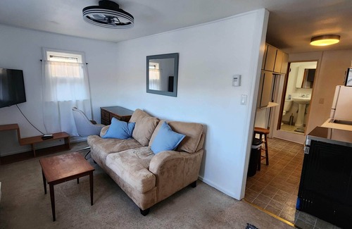 Hopatcong Apartment | Lakefront Apartment with off-street parking