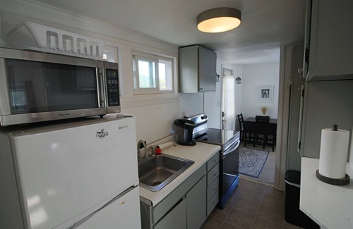 Hopatcong Apartment | Lakefront Apartment with off-street parking