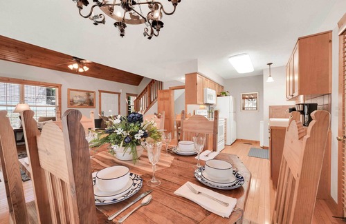 Reeds Spring Cottage | Lakefront Branson Cabin: 6 Mi to Branson Strip!