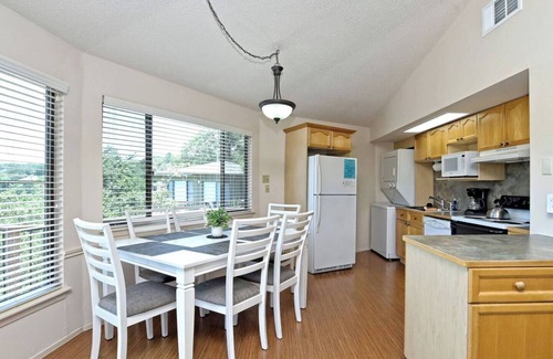 Lakeway House | Lakefront Bungalow - Shared Community Pool/Hot Tub #3