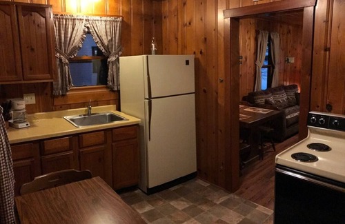 Presque Isle Cottage | Lakefront Cabin #4 The Crappie
