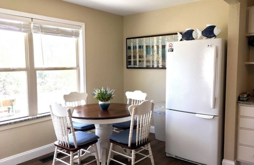 Jacksboro Cabin | Lakefront Cabin : Boat Slip : Dock : Kayaks : Families : Internet