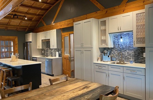 New Auburn Cabin | Lakefront Cabin… newly remodeled, full access to all your recreational needs!