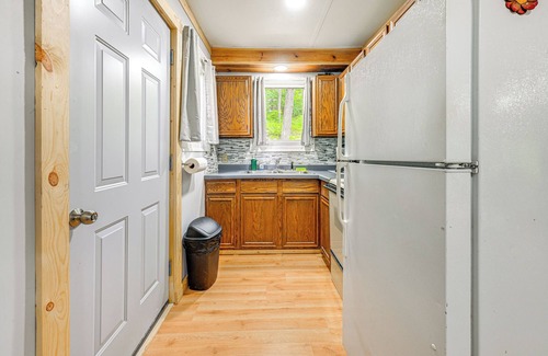 Augusta Cabin | Lakefront Cabin w/Fire Pit, Dock, & Boat Rental