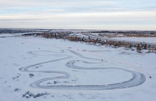 Chestermere Cottage | LAKEFRONT CABIN WITH COVERED DECK, HOT TUB & MORE