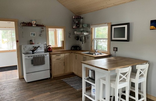 Algonquin Highlands Cottage | Lakefront cottage on Oxtongue Lake near Algonquin Park