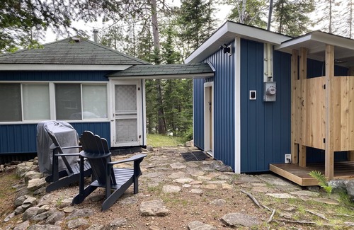Algonquin Highlands Cottage | Lakefront cottage on Oxtongue Lake near Algonquin Park