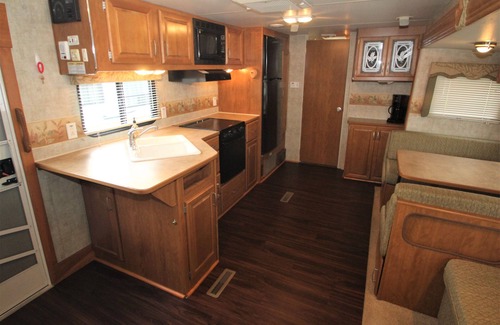 Waterford House | Lakefront Getaway North of Pittsburgh!