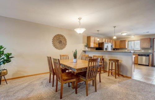 Lake Delton House | Lakefront Haven for Families Golfers and Girls Trips