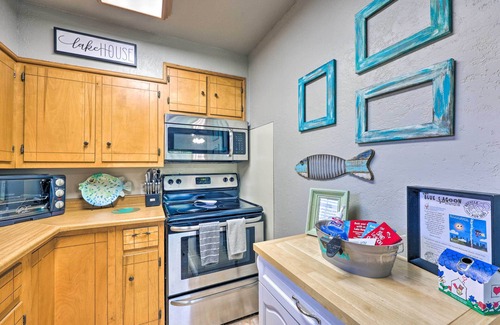 Mid America House | Lakefront Home w/Swim Dock in Hot Springs