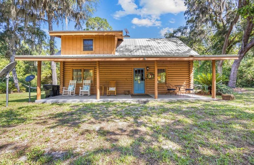 Hawthorne House | Lakefront Log Cabin, on private Lake & Screened Pool. ~NO CLEANING FEES~