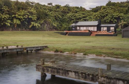 Okere Falls House | Lakefront Luxury at Okere Falls Lake Rotoiti