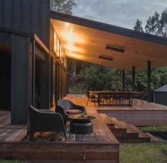 Okere Falls House | Lakefront Luxury at Okere Falls Lake Rotoiti