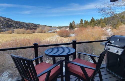 June Lake Apartment | Lakefront Mountain Retreat