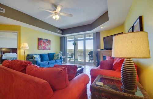 Osage Beach Apartment | Lakefront Osage Beach Condo Balcony and Pool Access