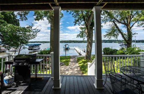 Delavan Lake House | Lakefront Private Dock Pet Friendly Fire Pit